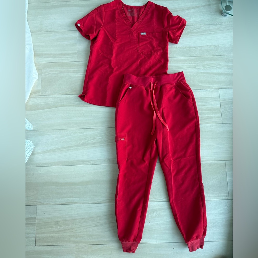 FIGS S Red Catalina Top and SP Zamora Joggers Set